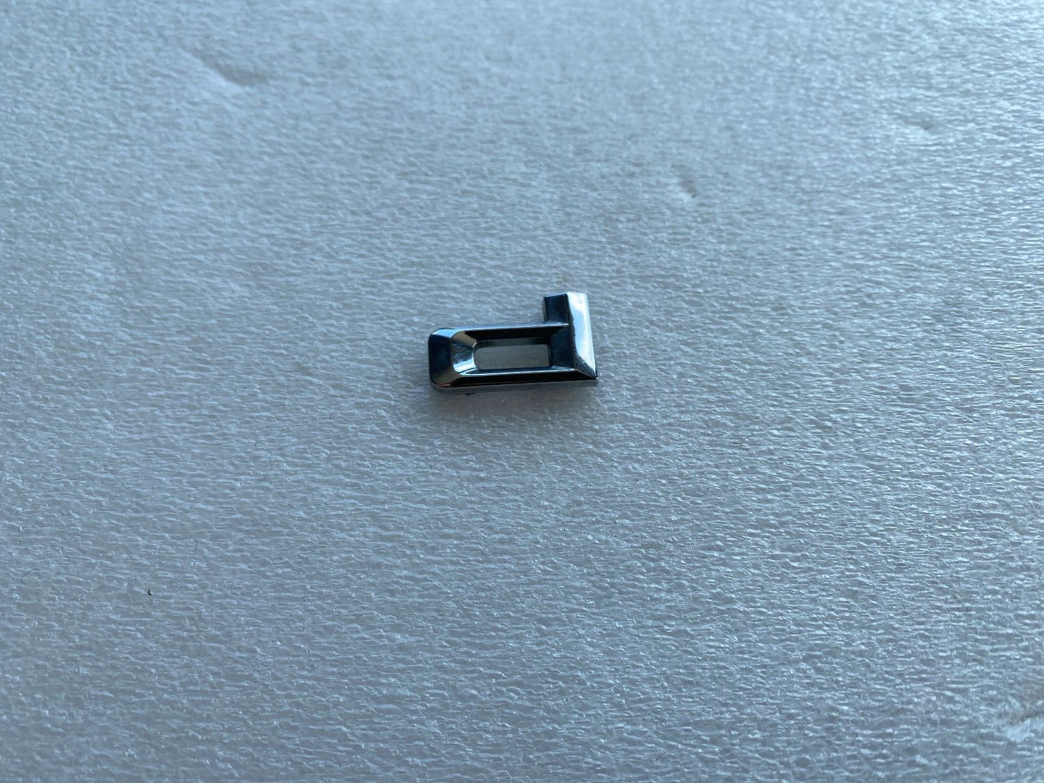 GENUINE BMW - EMBLEM badge LOGO D Adhered Universal Trunk Lid, 51147008540