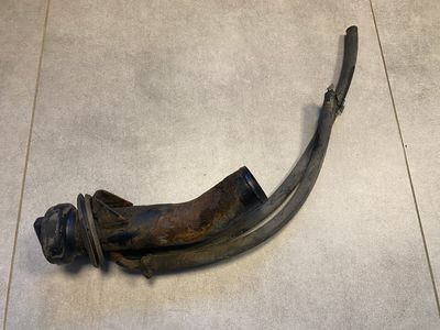 Goulot de remplissage de carburant d&#39;origine avec tuyau pour Mercedes Classe G W463 A4634700520