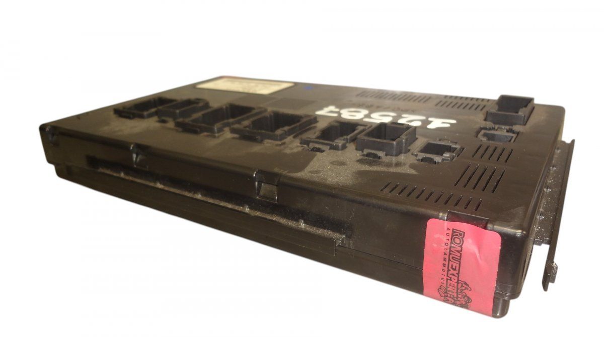 1645400701 1644422800 1645409862 1645401901 1644403201 1649004500 1649006900 1644404301 1649005101 1645457132 Fuse box MERCEDES-BENZ GL-CLASS (X164) (2006-2012)