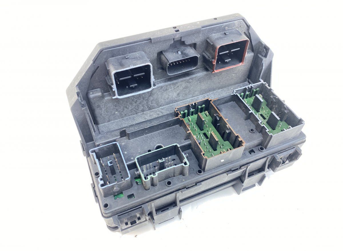 04692315AI Кутия с предпазители JEEP GRAND CHEROKEE IV (WK, WK2) (2010-2021)