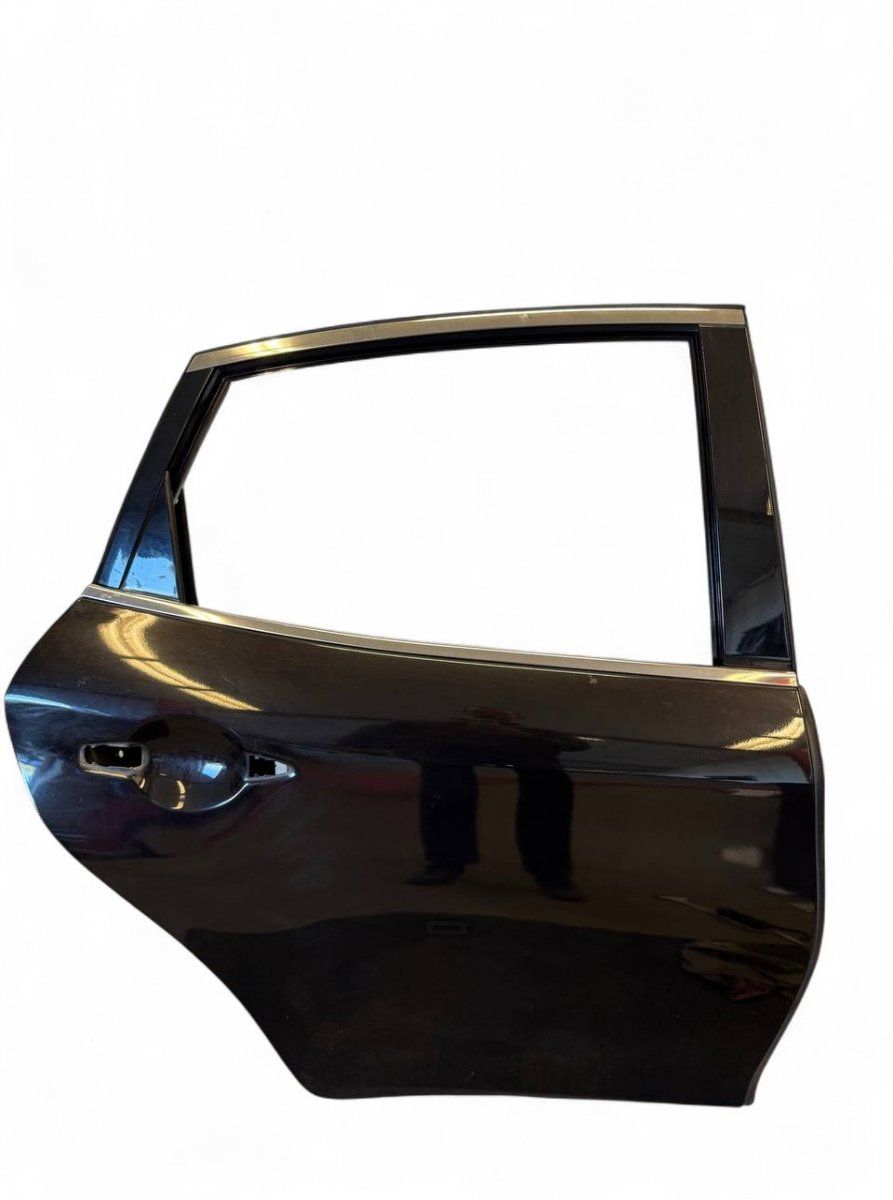 Door Rear Right INFINITI M IV / Q70 (Y51) (2010-2019)
