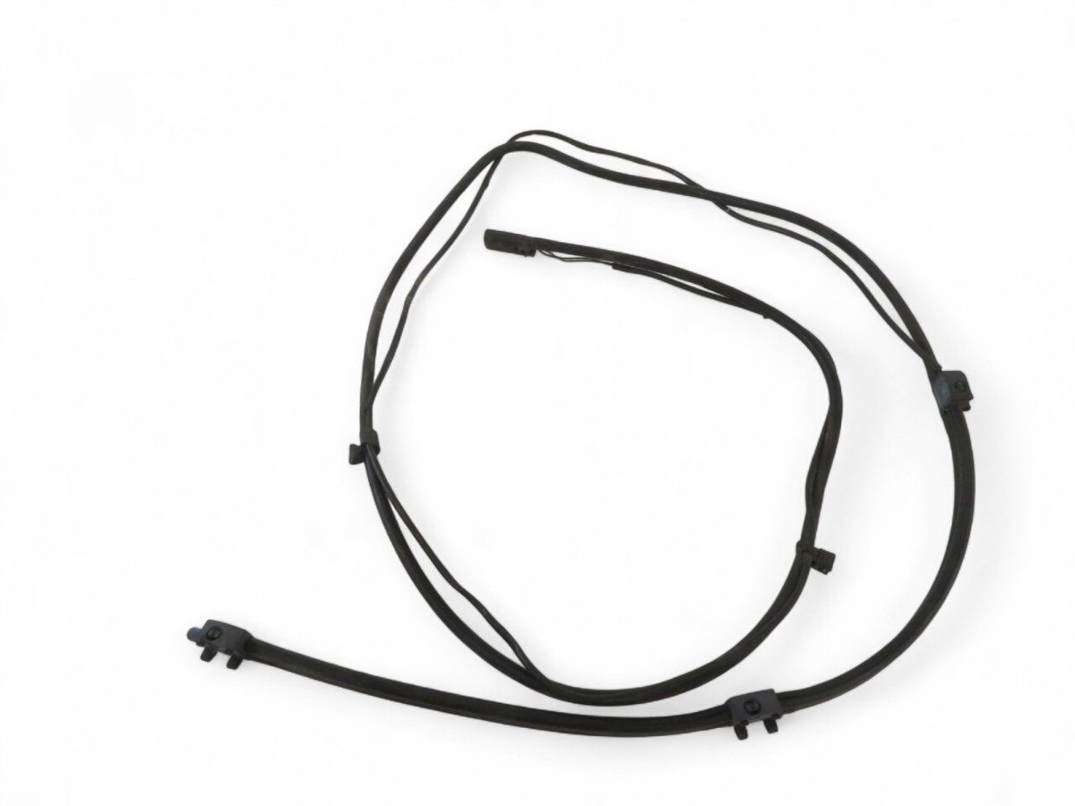 A1768600192 Wiper arm / blade / wiper linkage / containers, other MERCEDES-BENZ CLA (C117, X117) (2013-2019)