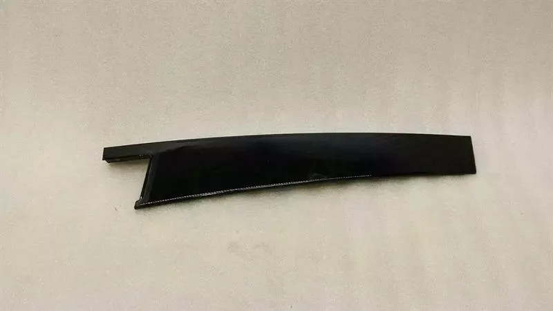 Mercedes E Class W212 right body molding A2126900487 trim panel rear right