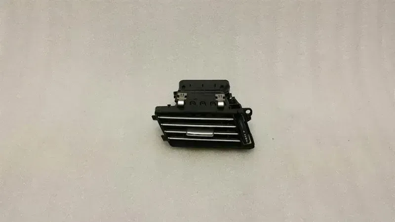 Mercedes E Class W212 Air Vent A2128300154 Ventilation Nozzle Vent