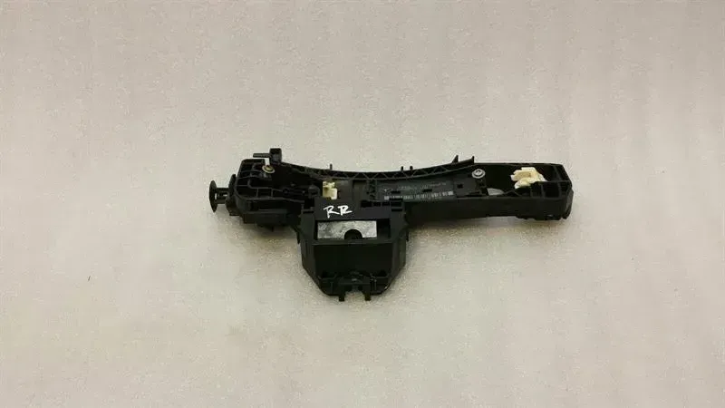 Mercedes E Class W212 Right Rear Door Handle Carrier A2127600934 Door Handle Carrier