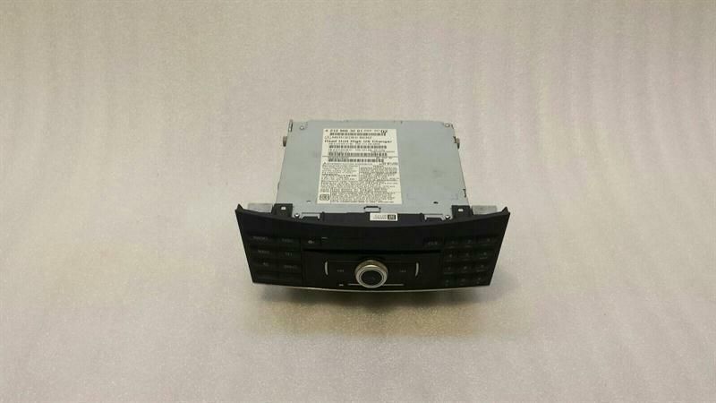 Mercedes E Clas W212 CD player A2129063201 audio system controller HIGH changer US