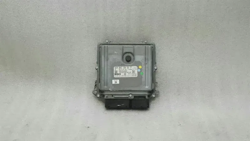 Mercedes ML W164 Engine ECU A6421505377 Engine Control Unit OM642