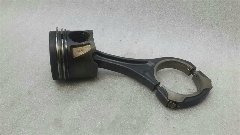Mercedes E Class W207 Piston Conrod A6420305817 Piston OM642 E350 CDI