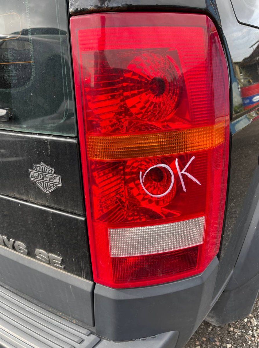 Tail light, right LAND ROVER DISCOVERY III (TAA) (2004-2009)