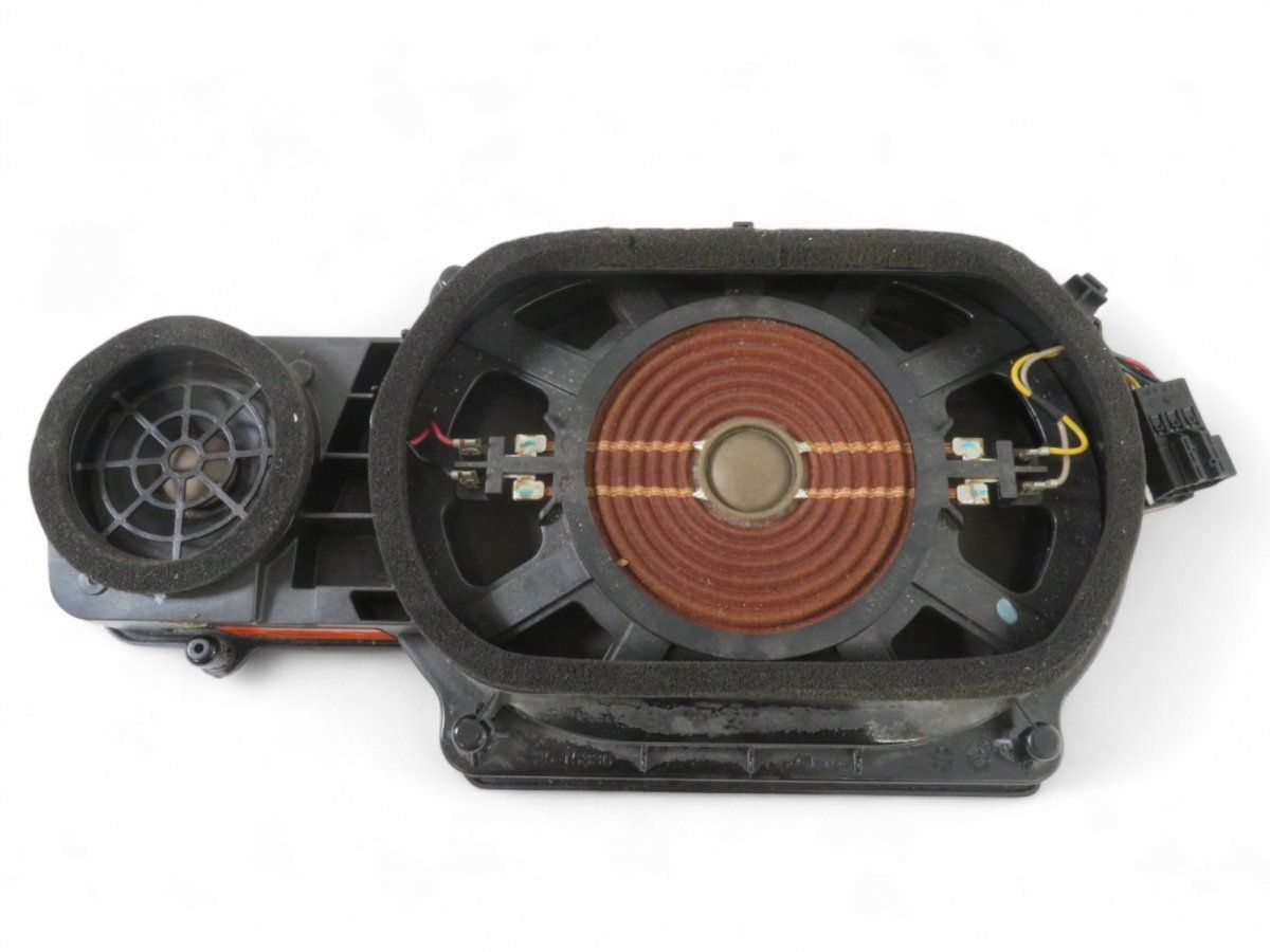 A2048205702 Subwoofer MERCEDES-BENZ CLA (C117, X117) (2013-2019)