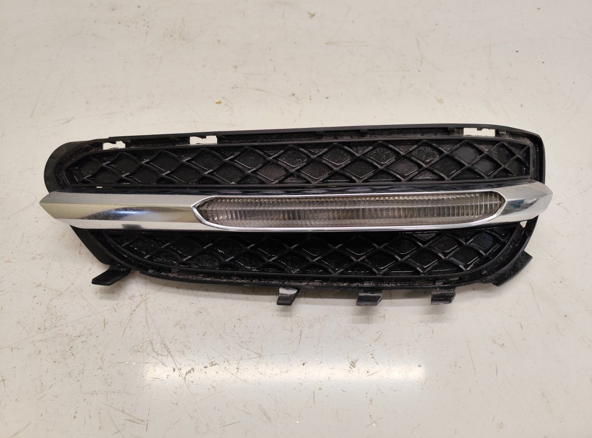 A2128851823 A2049069000 Front Bumper Grille Right MERCEDES-BENZ E-CLASS (W212) (2009-2016)