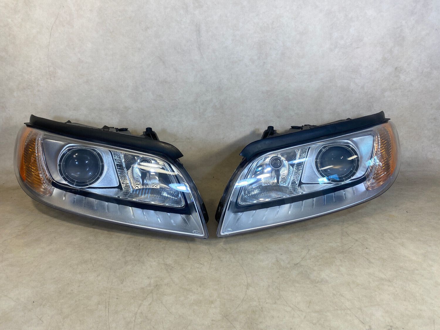 VOLVO S80 V70 XC70 GENUINE ZKW Xenon Headlight Lamp SET LH &amp; RH LHD 07-14 Year