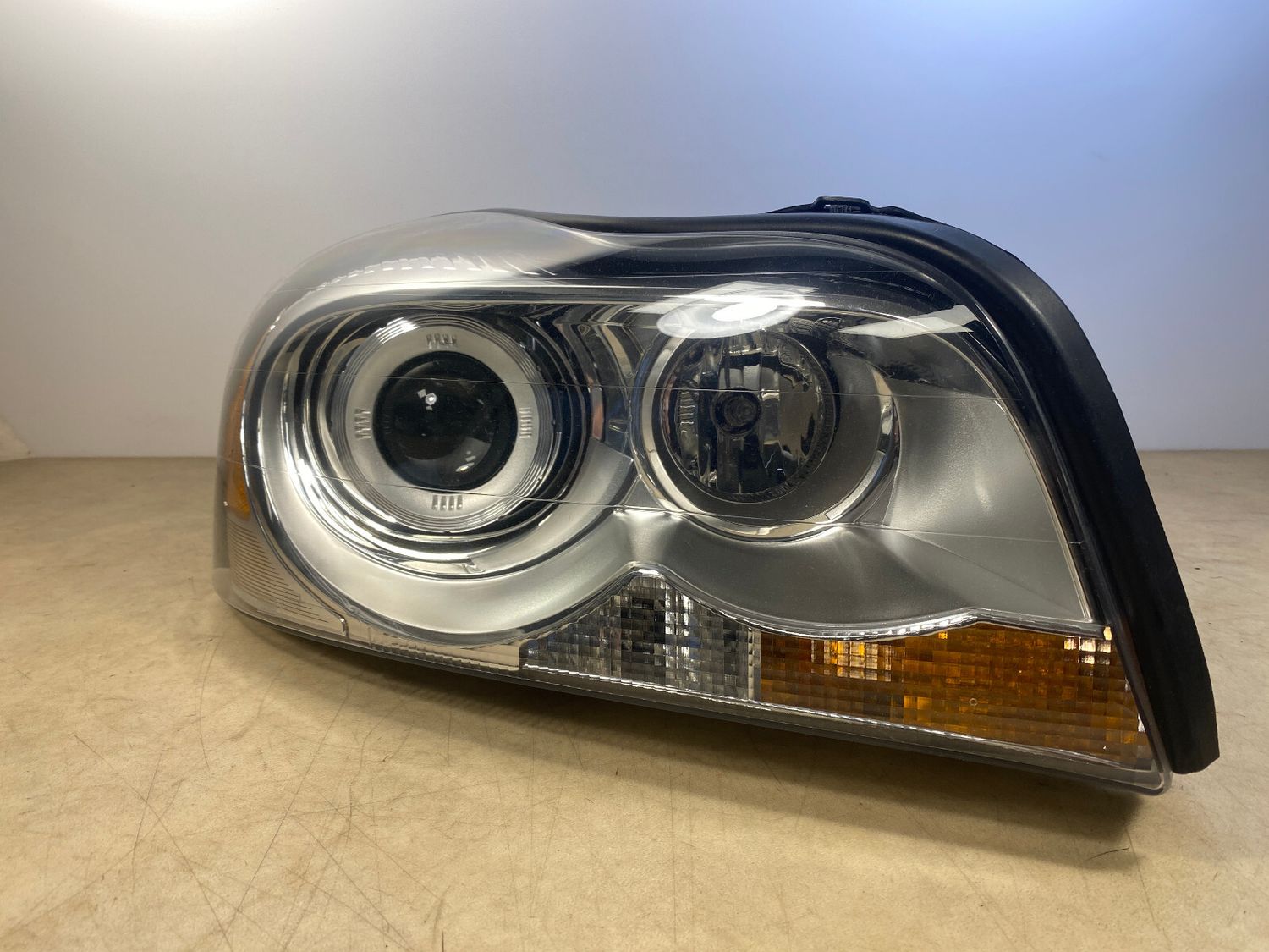 Volvo XC90 GENUINE Xenon Dynamic Headlight lamp RH LHD 08-11