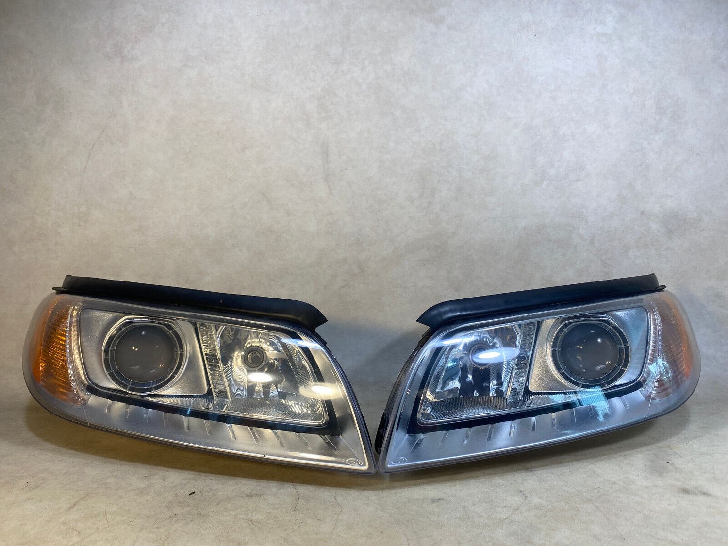 VOLVO S80 V70 XC70 GENUINE ZKW Xenon Headlight Lamp SET LH &amp; RH LHD 07-14 Year