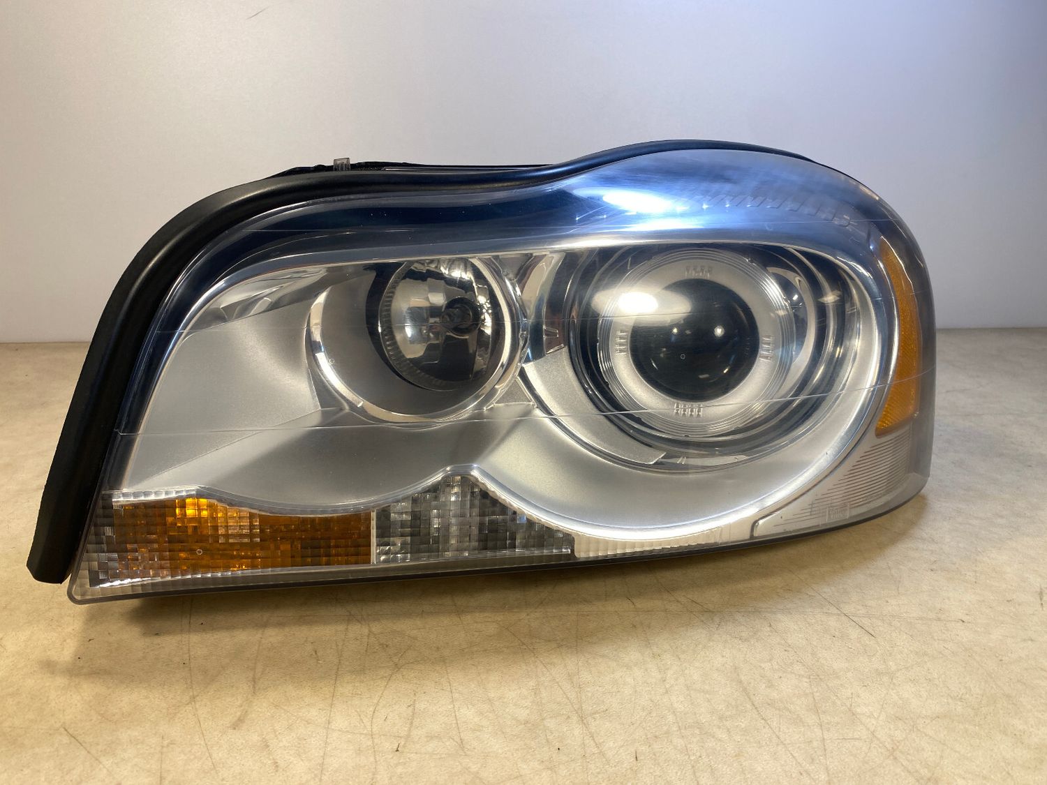 Volvo XC90 GENUINE Xenon Dynamic Headlight lamp LH LHD 08-11