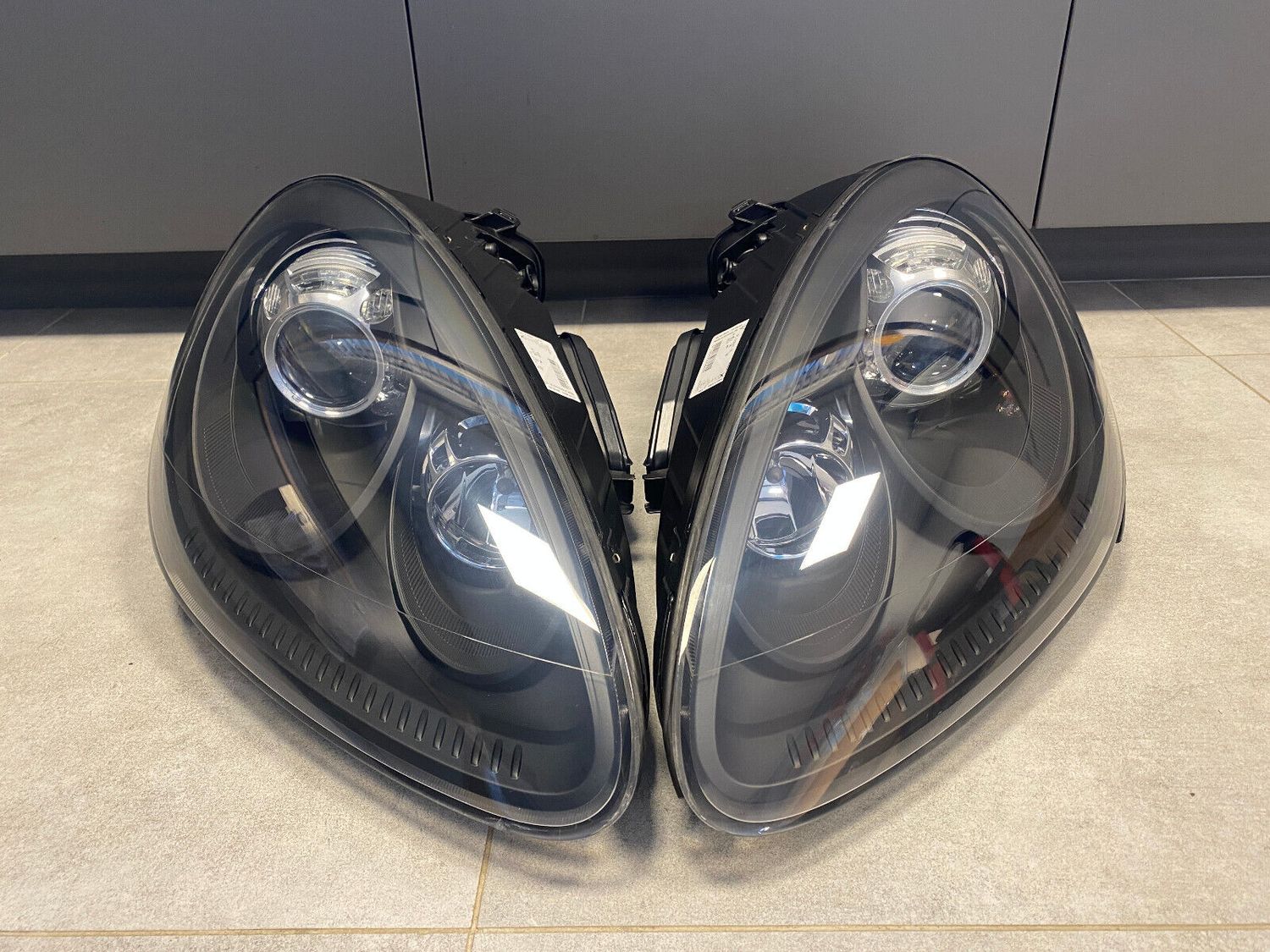 Porsche 958 GTS BLACK Cayenne Xenon Adaptive Headlight SET LED Parking lights