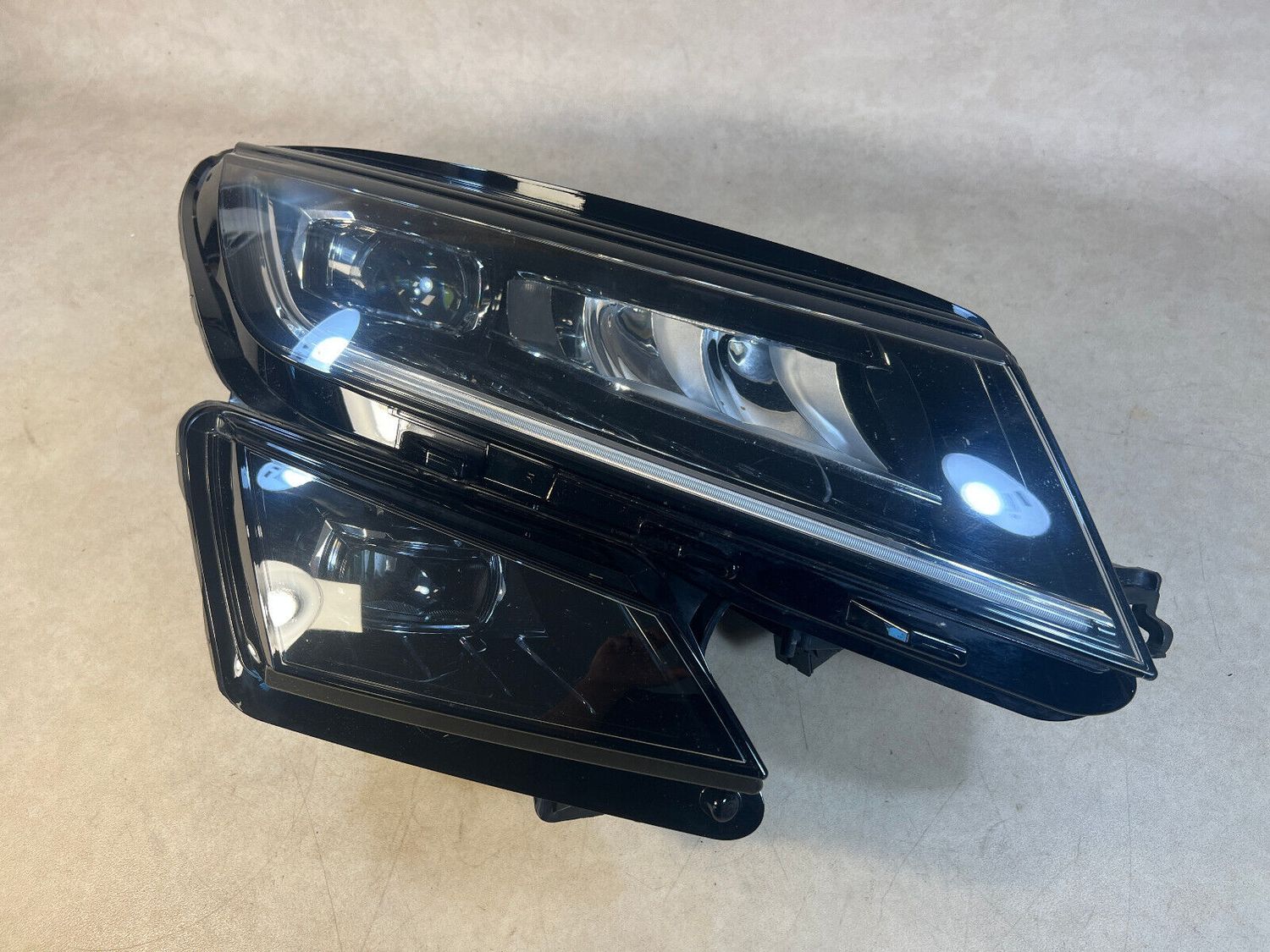 SKODA KODIAQ 566941016E FULL LED FRONT RH Right Headlights Headlight Headlamp