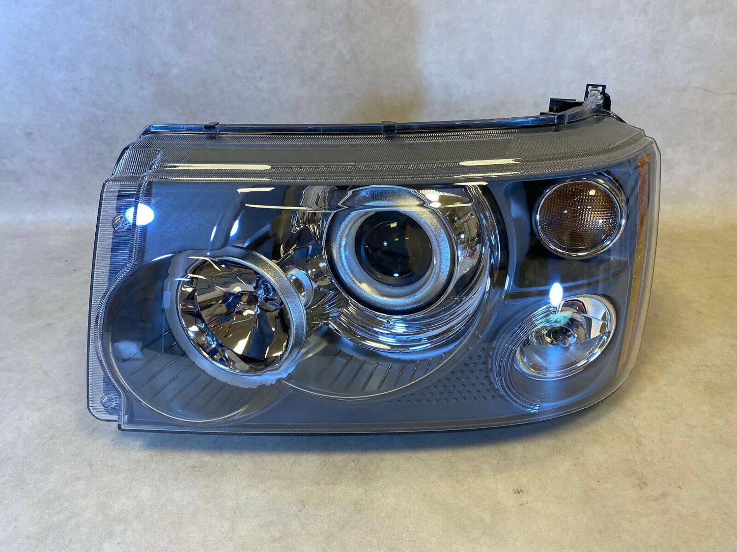 RANGE ROVER SPORT GENUINE NEW BI XENON NON AFS HEADLIGHT LEFT 06-09 Year LHD