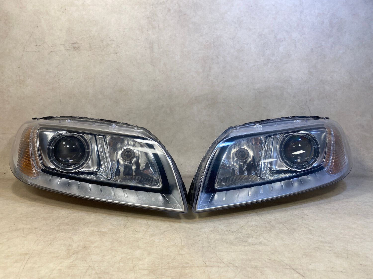 VOLVO S80 V70 XC70 GENUINE ZKW Xenon Dynamic Headlight Lamp SET LH &amp; RH LHD