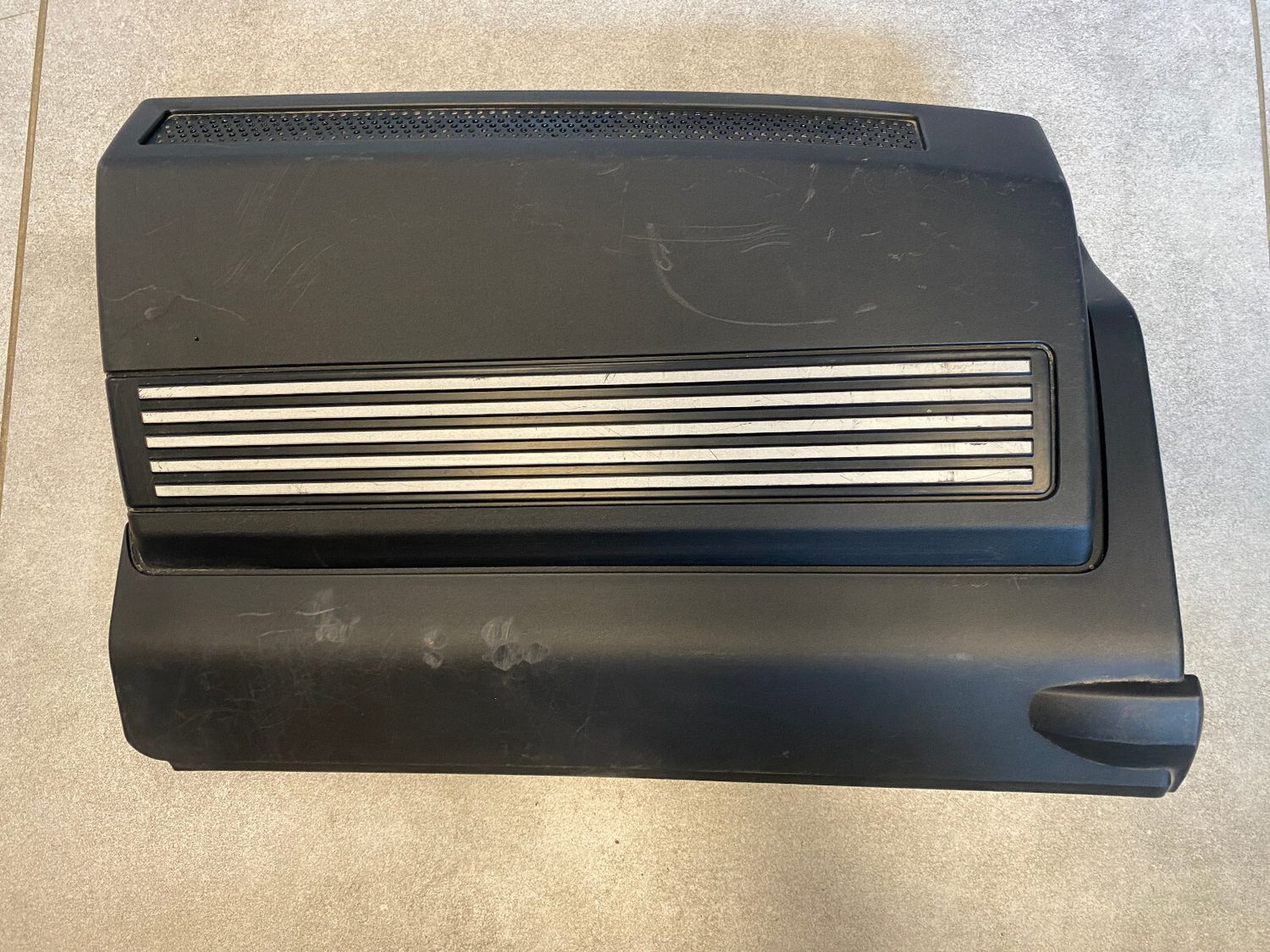 VOLKSWAGEN TOUAREG Right Plastic Engine Cover 7L6103505A