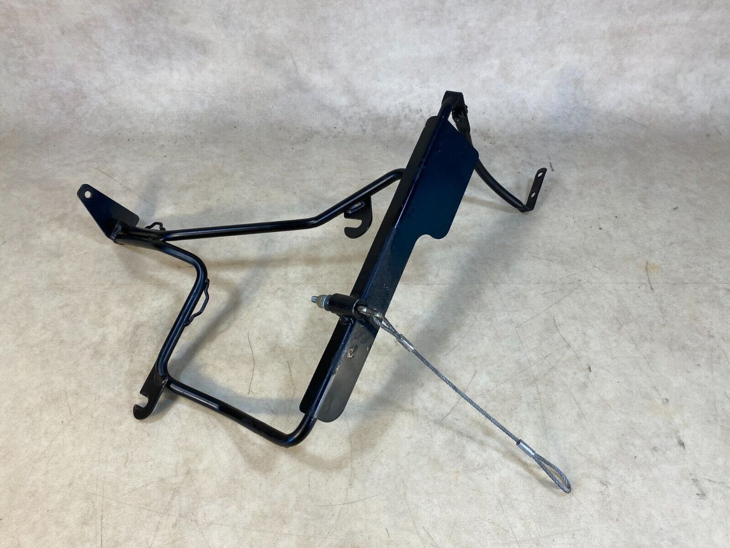 Mercedes G class W463 Genuine Heater Bracket A4638300314