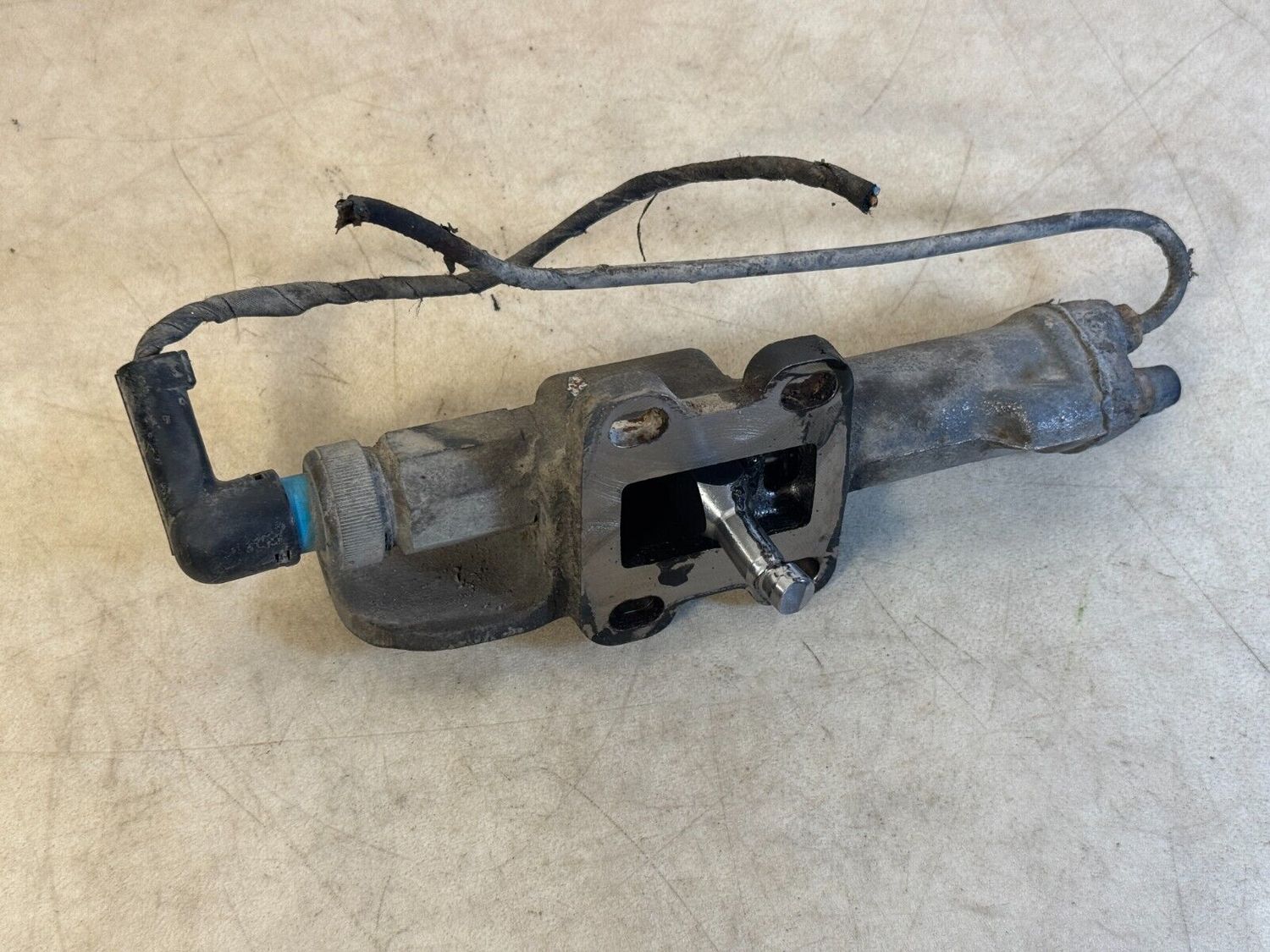 MERCEDES G-CLASS W463 shift cylinder differential lock A4633300054