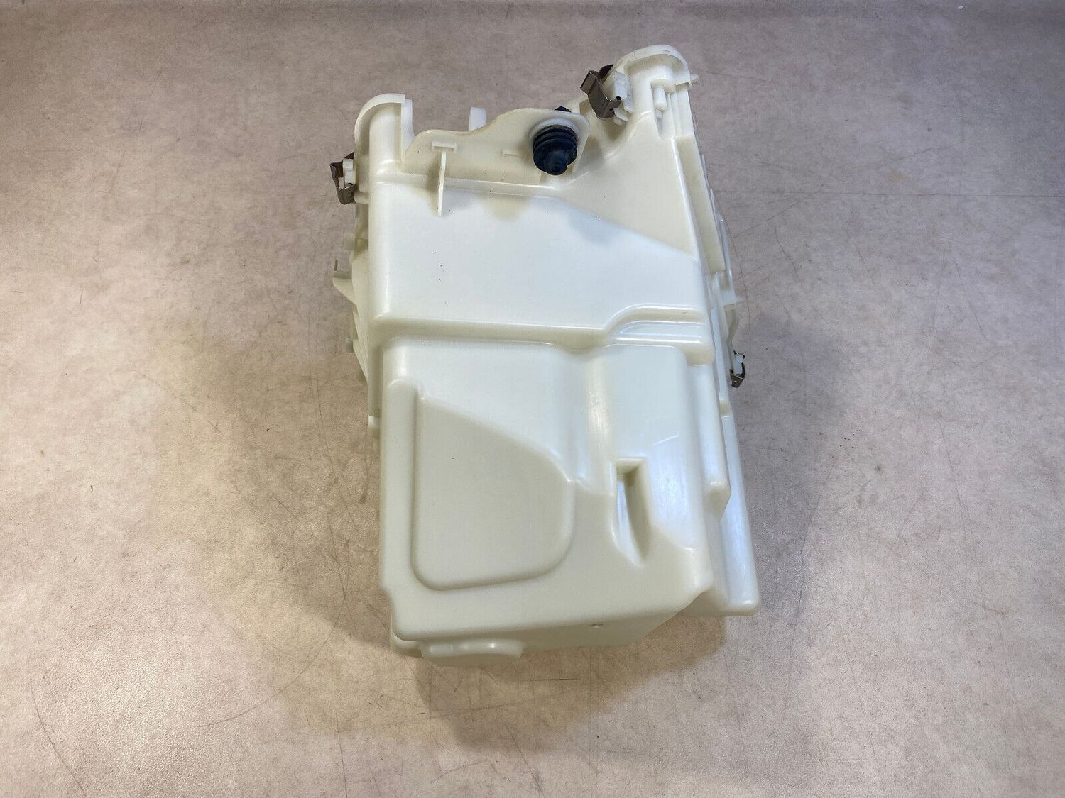 GENUINE BMW X5 E70 F15 X6 E71 E72 F16 Bottom part, E-Box