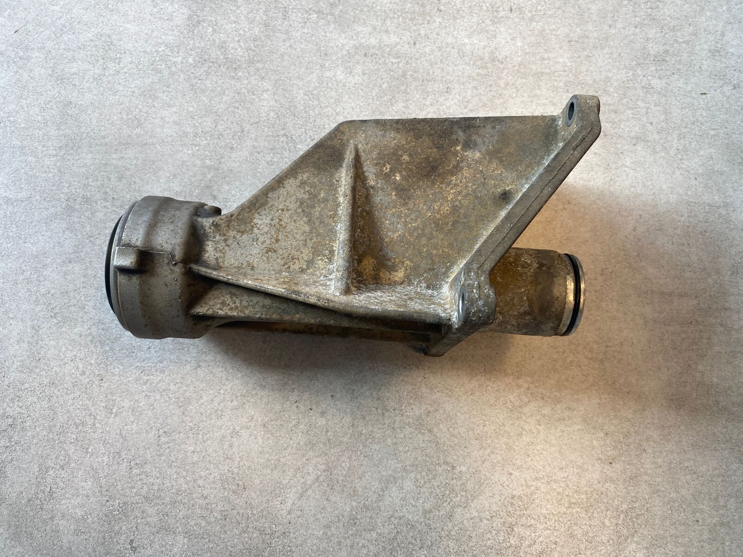 GENUINE BMW X5 E70 X6 E71 Engine Support Extension Crankshaft Right 31507552540