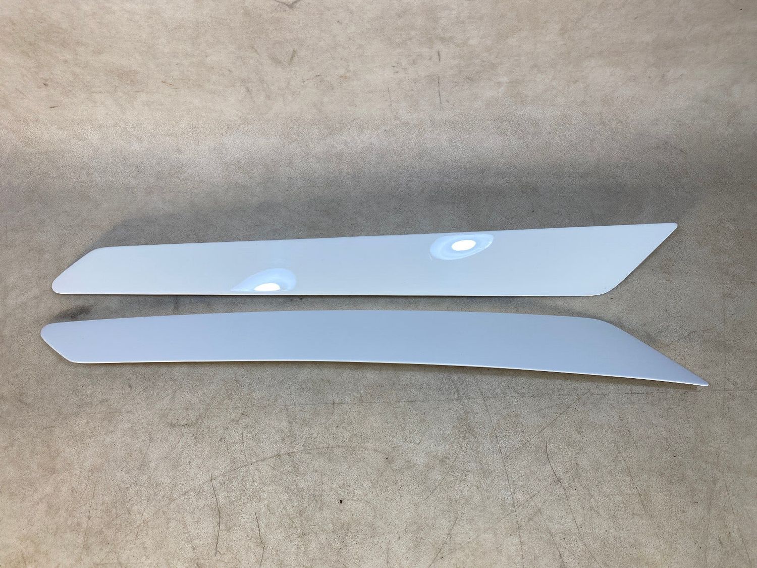 GENUINE BMW E23 7 Moulding Air Outlet Rear Set LH/RH Alpinweiss 3