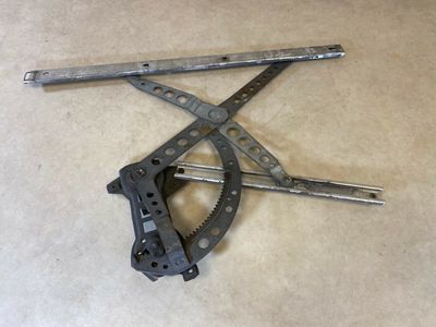 BMW 7 E23 ОРИГИНАЛЬНЫЙ механический стеклоподъемник заднего правого стекла 51341867924