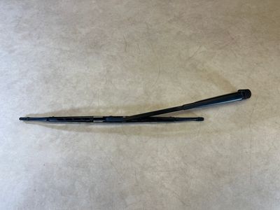 Mercedes G klases W463 oriģinālā aizmugurējā bagāžnieka loga tīrītāja svira A4638200244