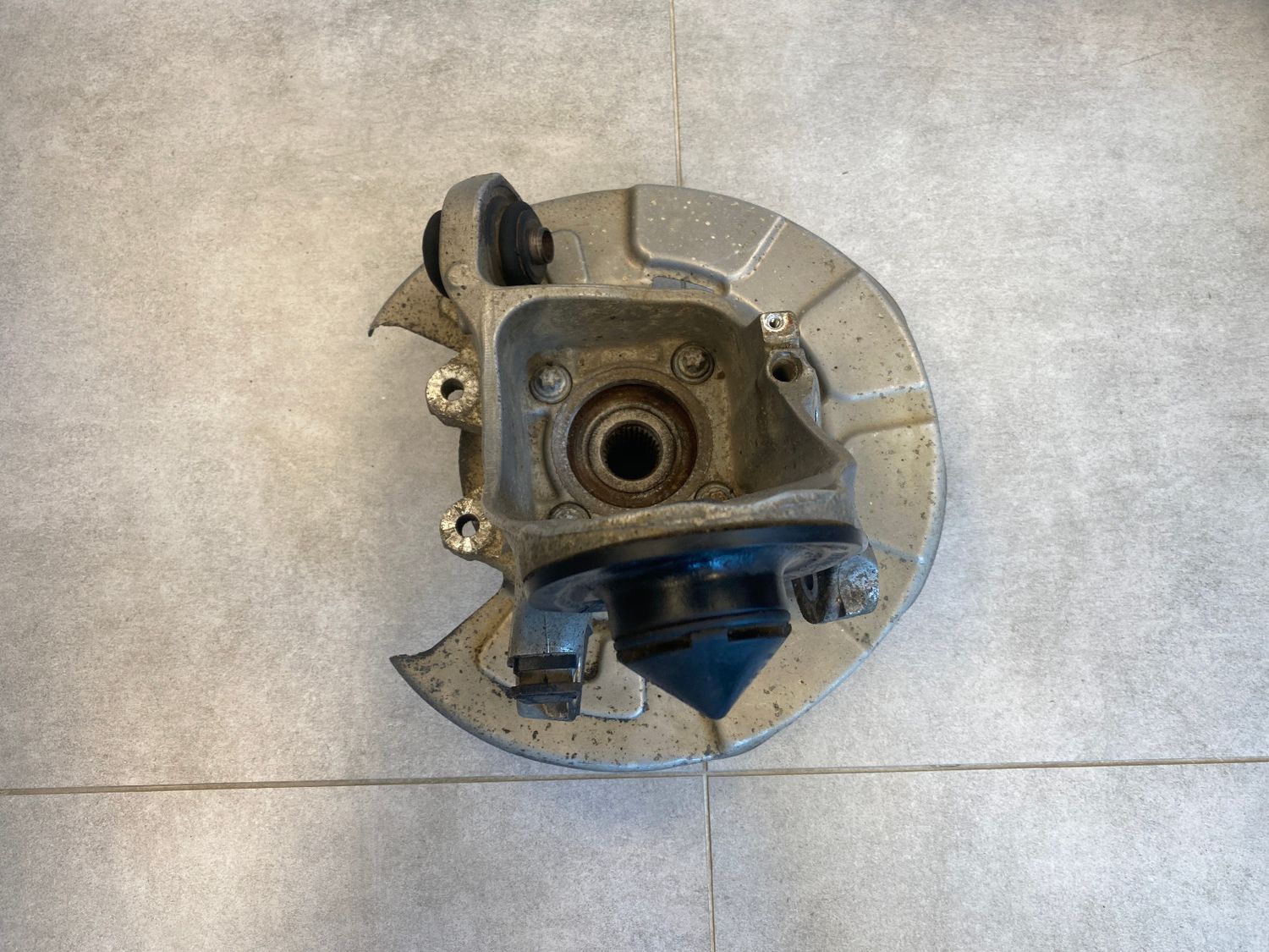 GENUINE BMW X5 E70 F15 X6 E71 E72 F16 Wheel carrier, rear right 33326879102