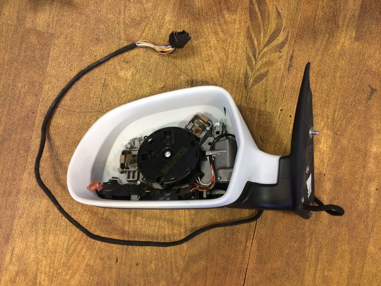 Skoda Octavia 1Z3 1Z5 GENUINE LEFT Wing Mirror / 1Z1857501 CM / 2009-2013