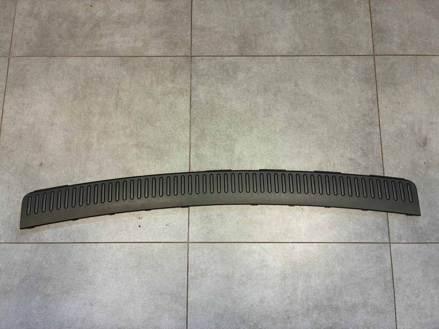 GENUINE Land Rover Range Rover Sport L320 Rear Bumper Step Pad LR015131