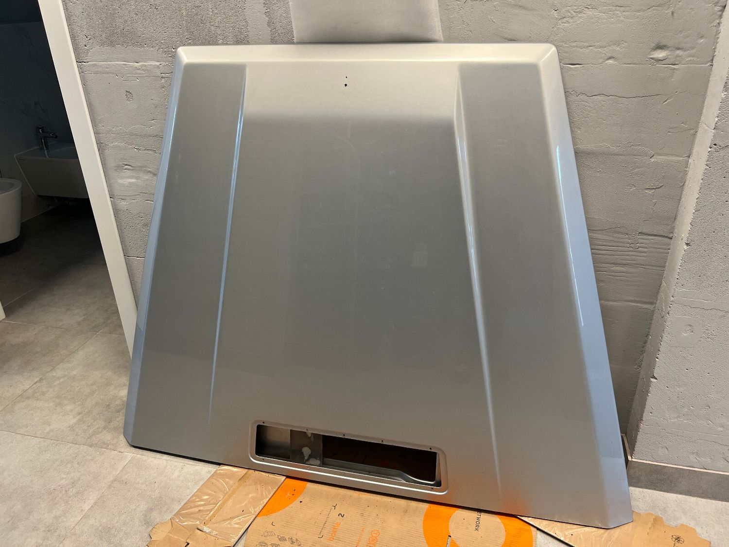 Mercedes G class W463 Genuine Hood Bonnet Silver Very Good A4638800657