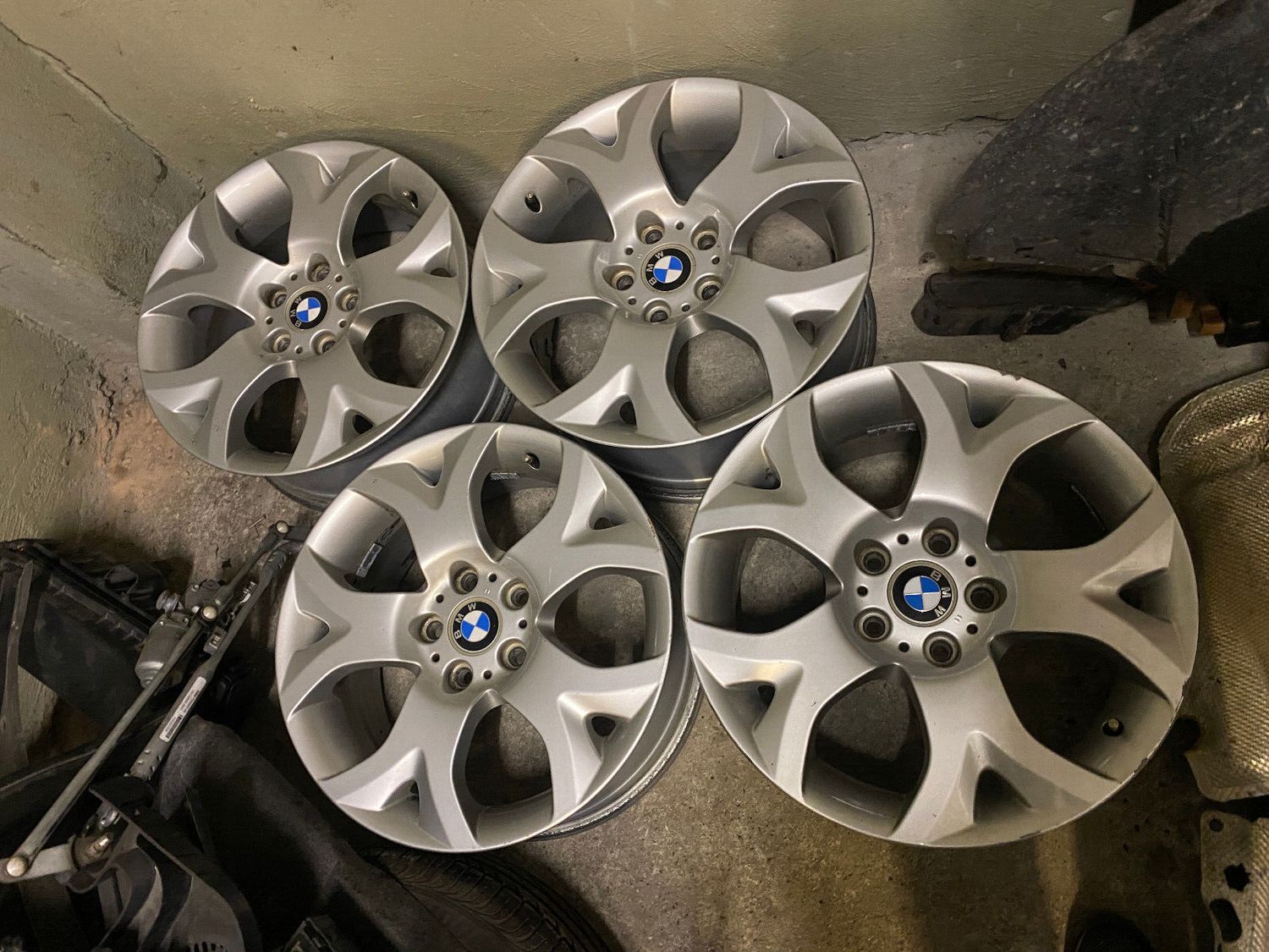 OEM BMW E83 X3 E53 X5 &quot;18&quot; Style Y-Spoke Alloy Wheel Set