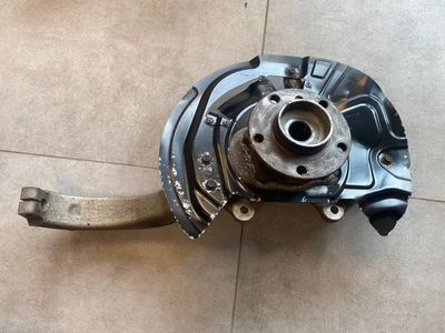 GENUINE BMW X5 E70 F15 X6 E71 E72 F16 Carrier right with Protection plate