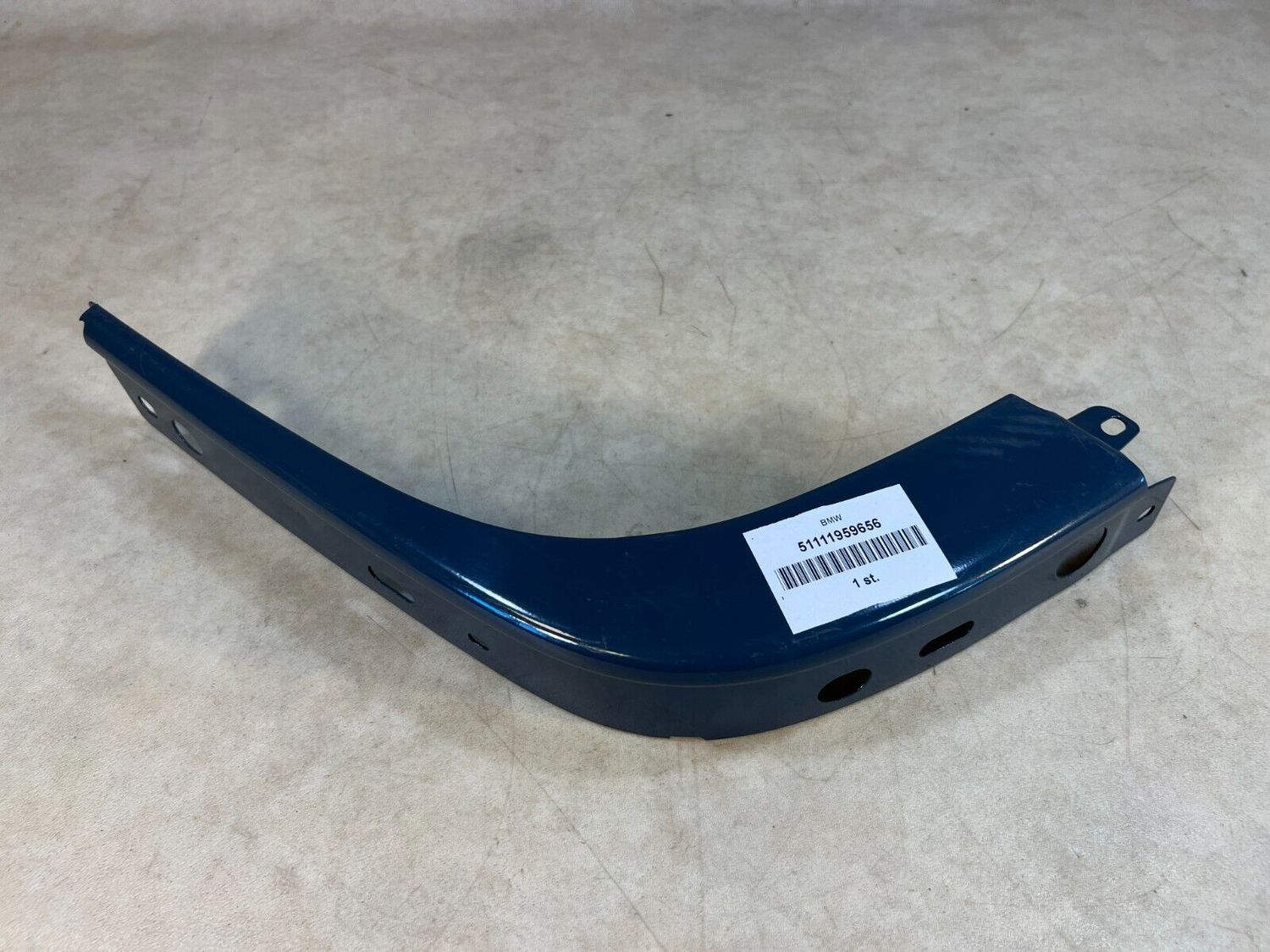 BMW 7 E23 GENUINE FRONT BUMPER Part Right TRIM 51111959656