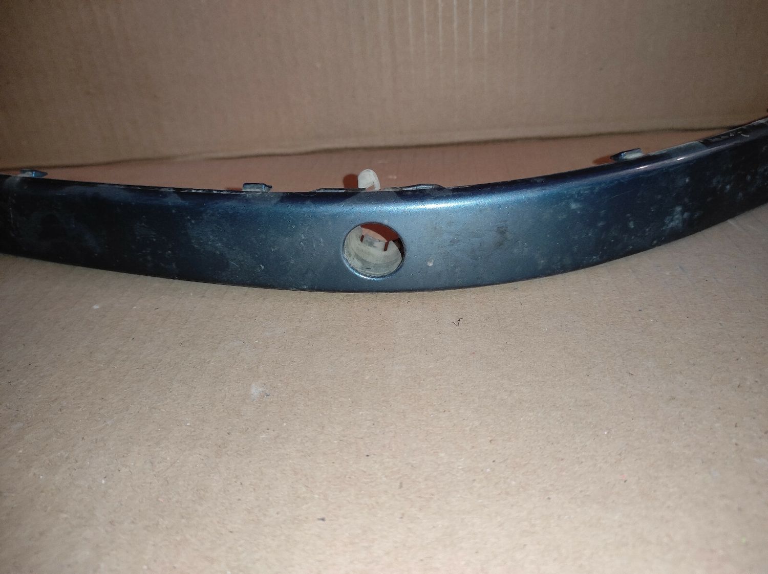 BMW 5 SERIES E39 (1996-2004) - Moulding bumper front left, 7005963 - blue