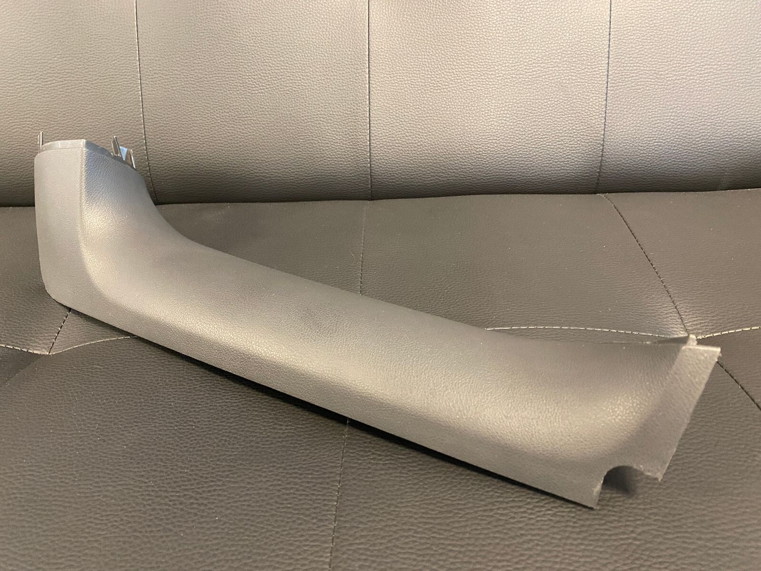 2004-2010 VW TOUAREG  REAR LEFT DRIVER SIDE TRUNK TRIM COVER PANEL OEM 7L6867671