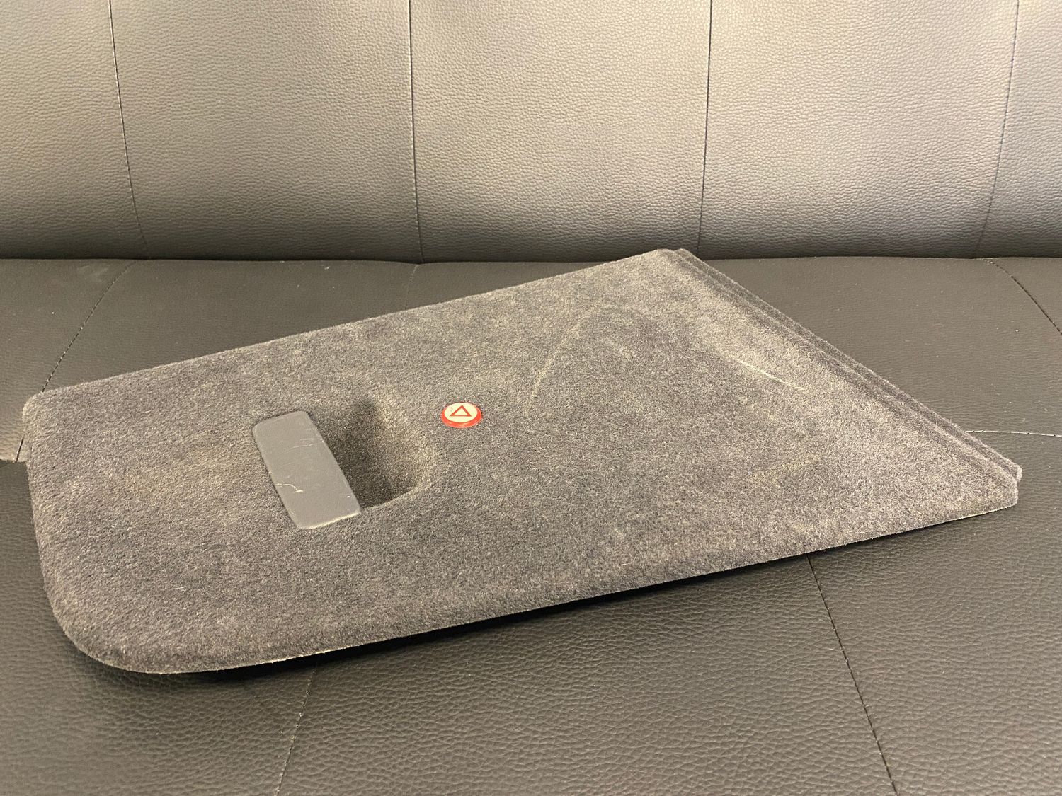 2004-2007 VW TOUAREG - LEFT Trunk Access Panel / BOOT Lining Cover 7L6867037