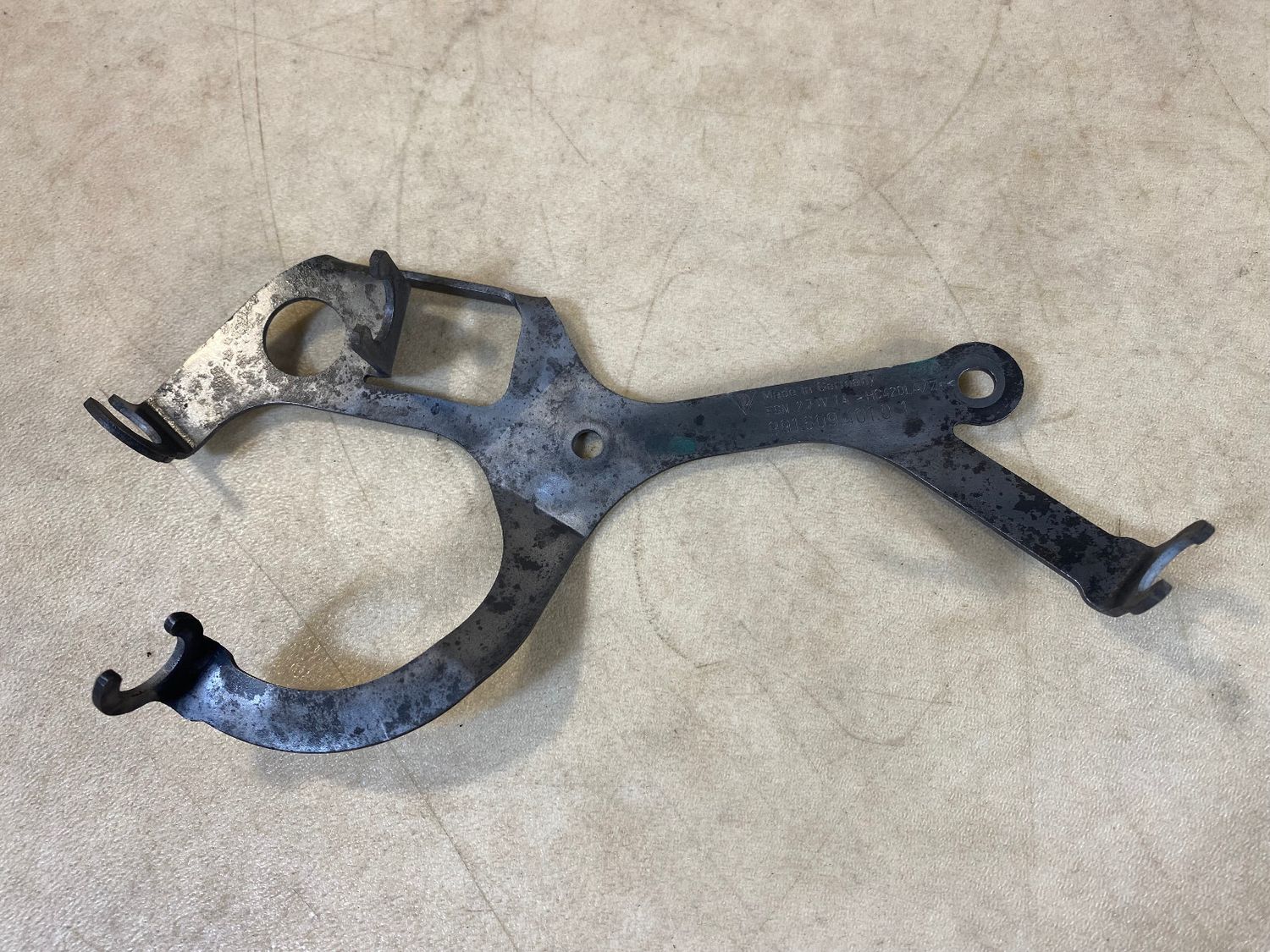 Porsche 911 991 GENUINE Rear Left Holder For Speed Sensor 99160940101