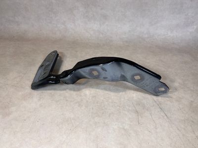 Porsche Cayenne 958 VW Touareg 7P, левая петля капота 7P5823301 E