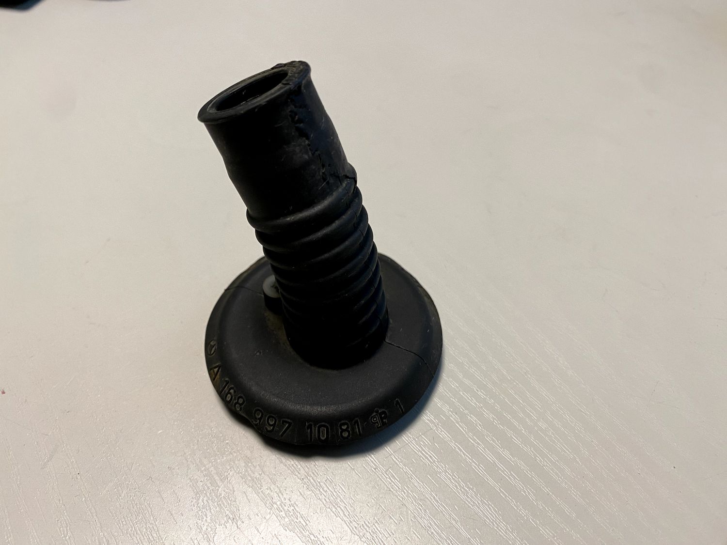 Mercedes G class W463 GENUINE Rubber Cable Spacer A1689971081