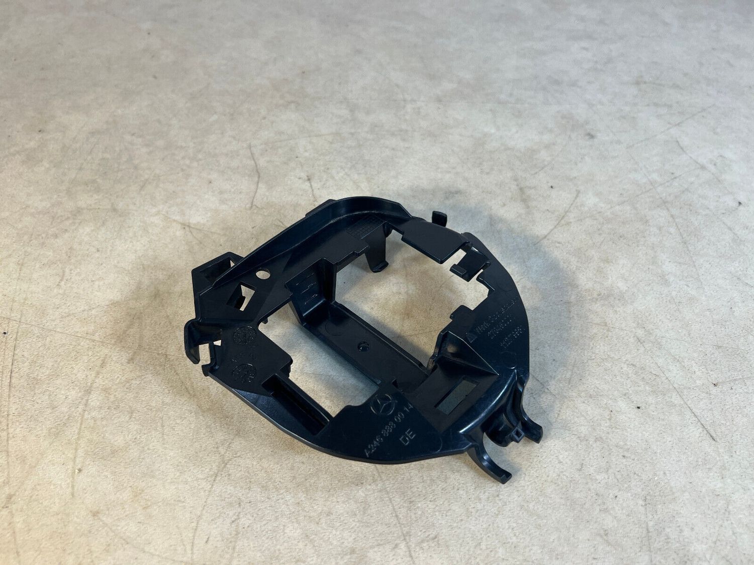 ORIGINAL MERCEDES BENZ W176 W246 RADAR SENSOR BRACKET A2468880014
