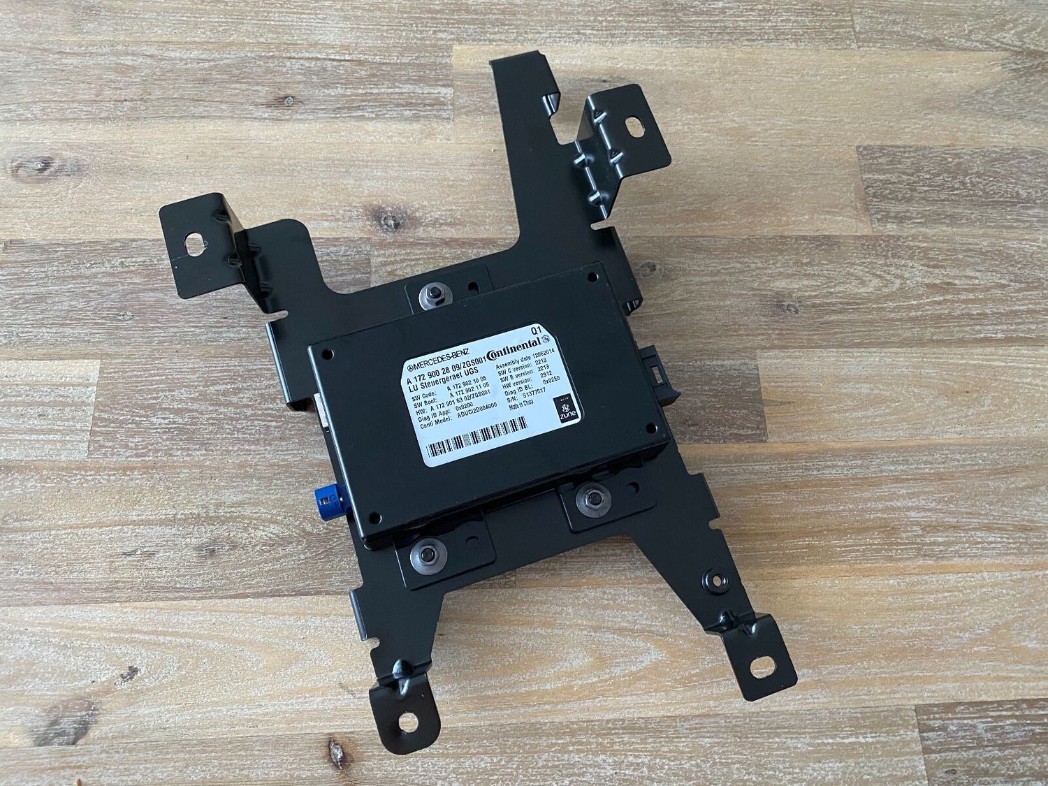 Mercedes A B C CLS E ML G SL SLK class GENUINE Media Interface Control Module