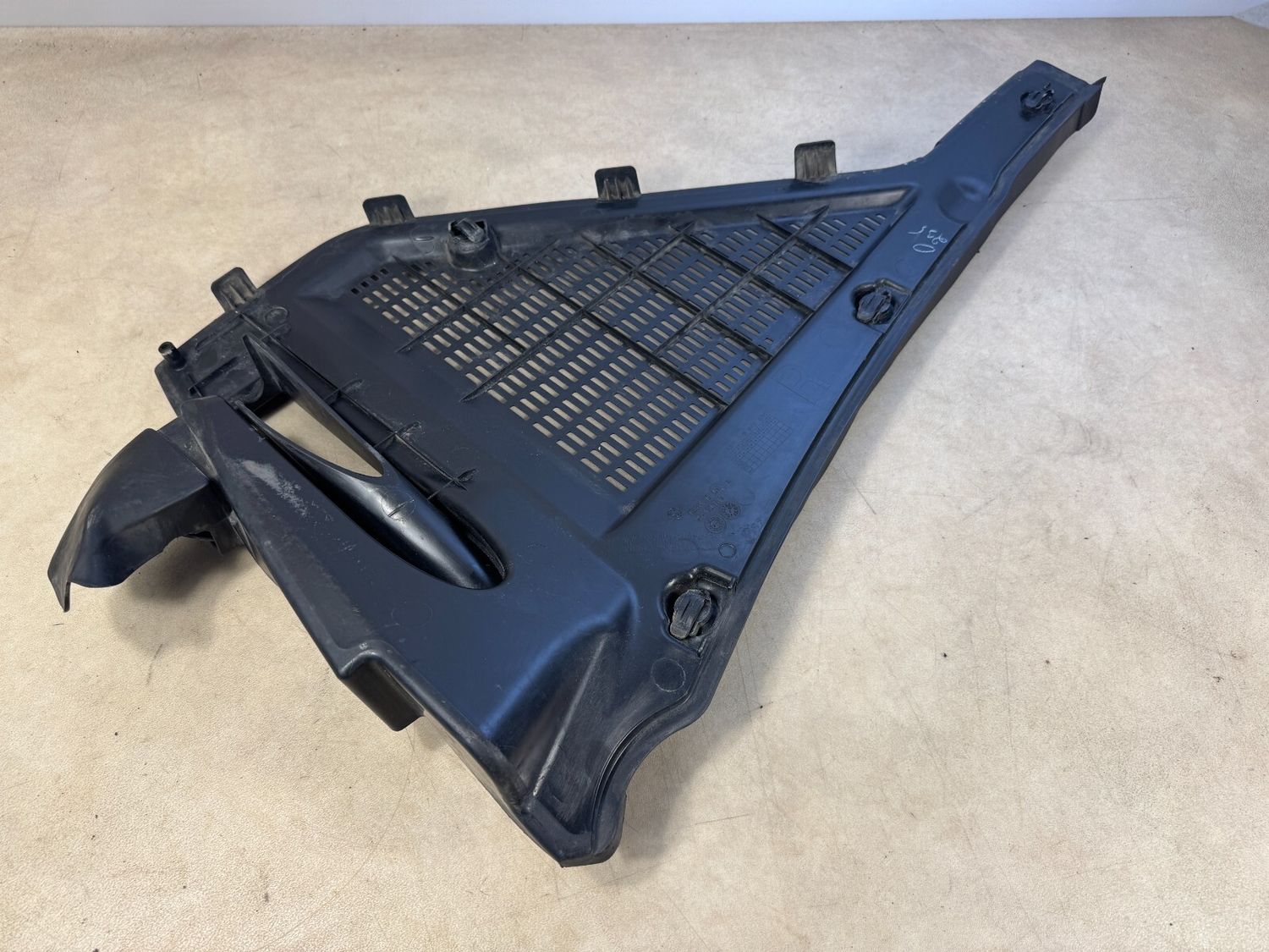 GENUINE BMW X5 E70 LCI X6 E71 E72 LEFT LH Cover for housing microfilter 108341