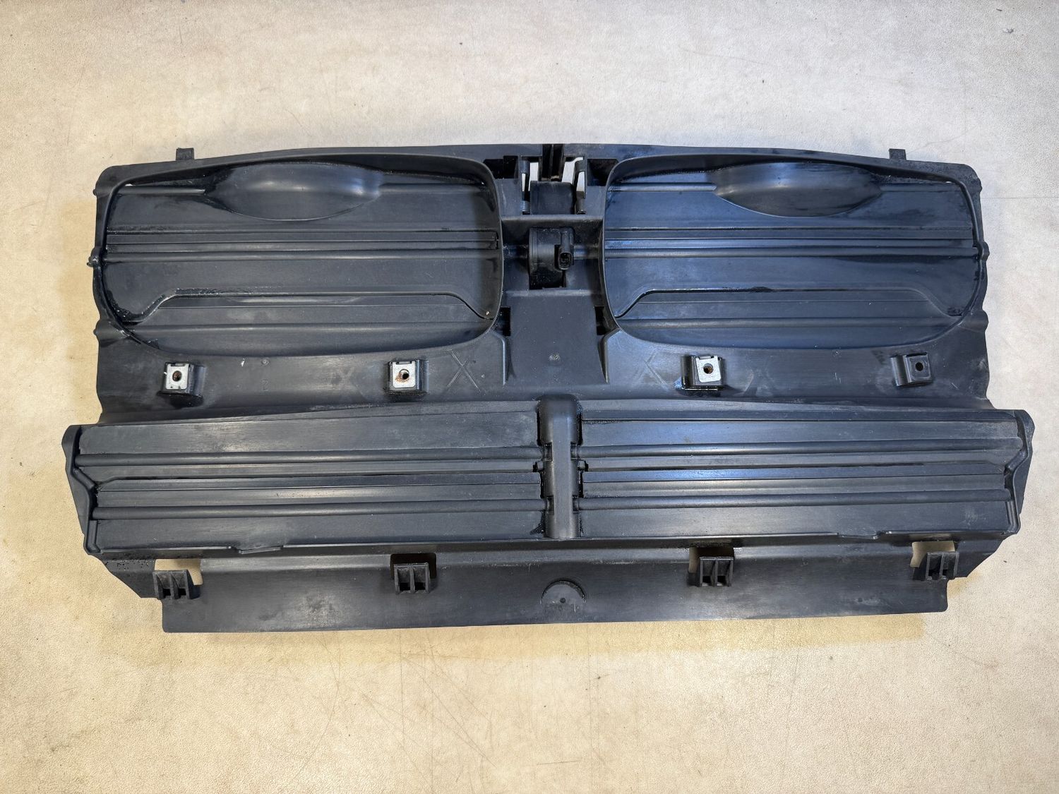 Genuine BMW X5 E70 X6 E71 FRONT Active air flap control motor 51647177876