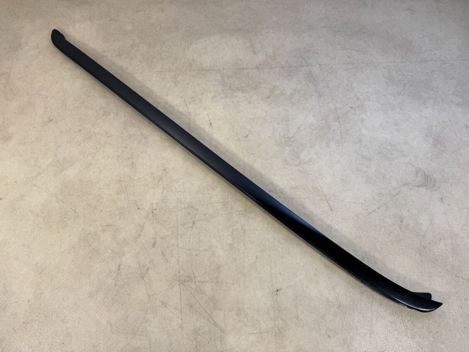 BMW X5 E70 E70 LCI RIGHT WINDSHIELD DRIP MOLDING TRIM BLACK 51317250396