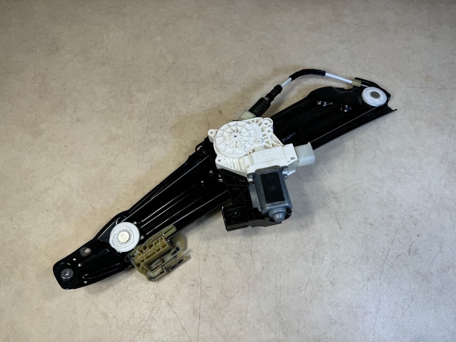 Genuine BMW 5 Series F10 F11  REAR LEFT DRIVER SIDE WINDOW REGULATOR 51357182613